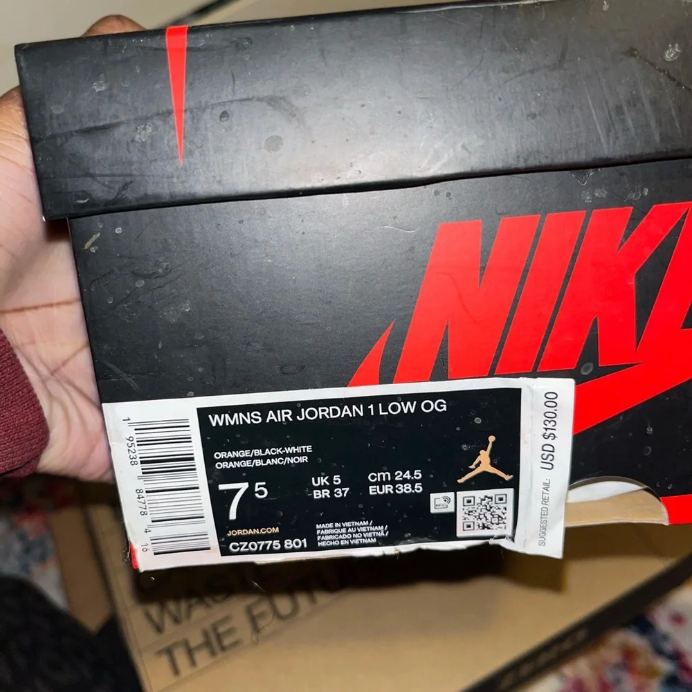 Jordan Air 1 Low OG in Orange and White - Picture 3 of 3